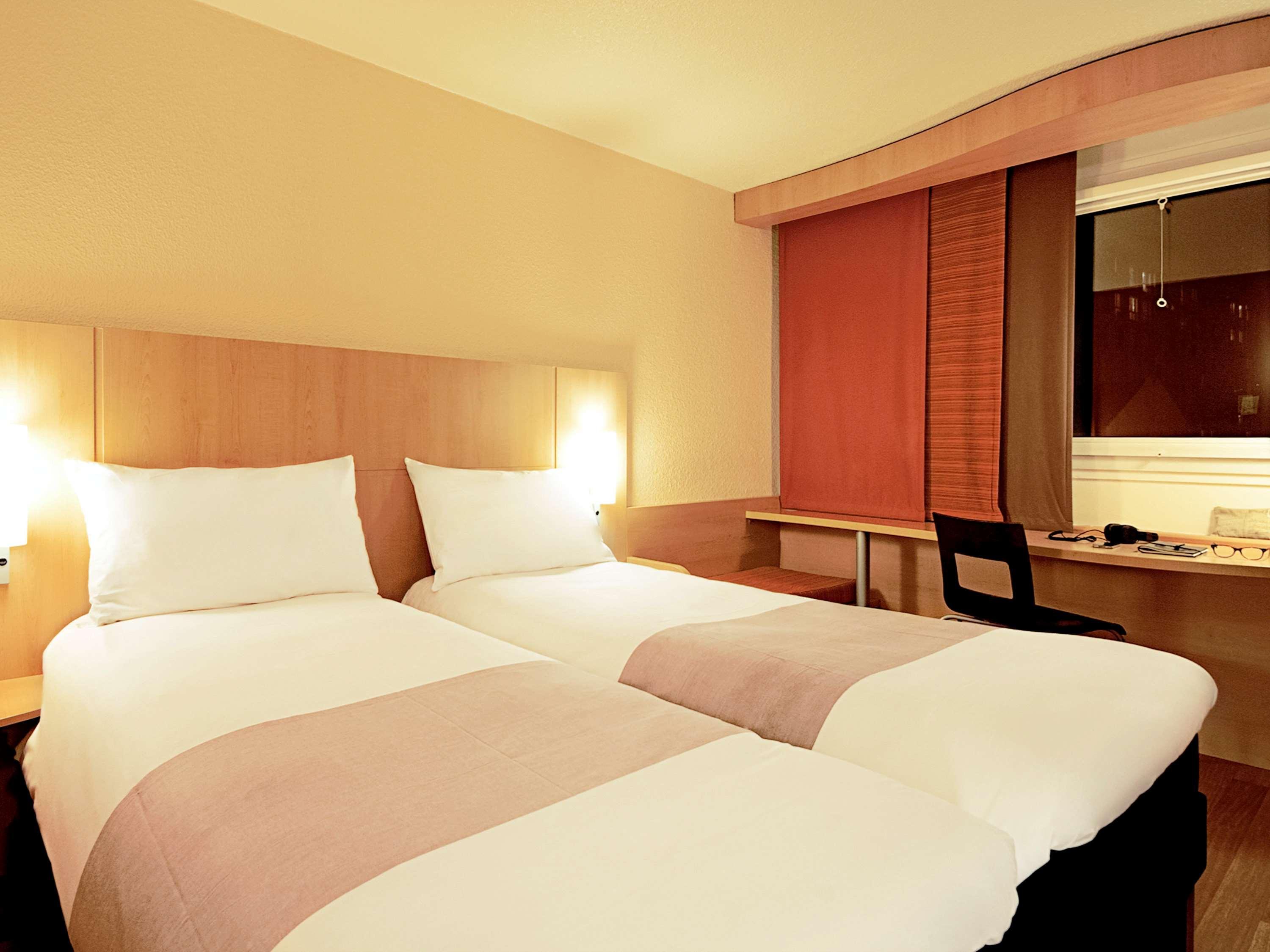 Ibis Hotel Koeln Airport Экстерьер фото