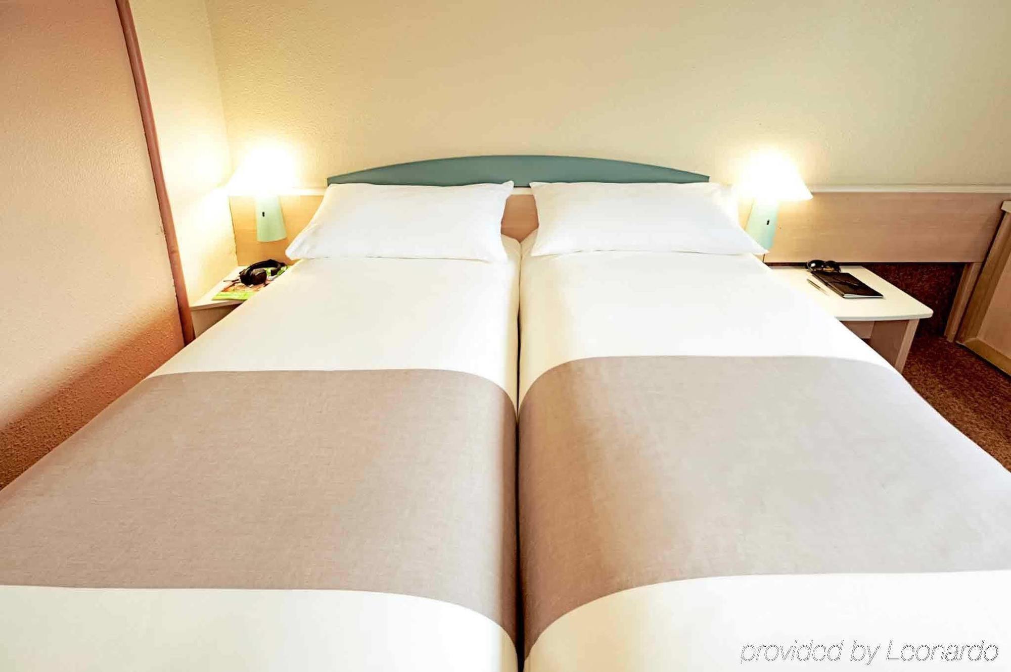 Ibis Hotel Koeln Airport Экстерьер фото