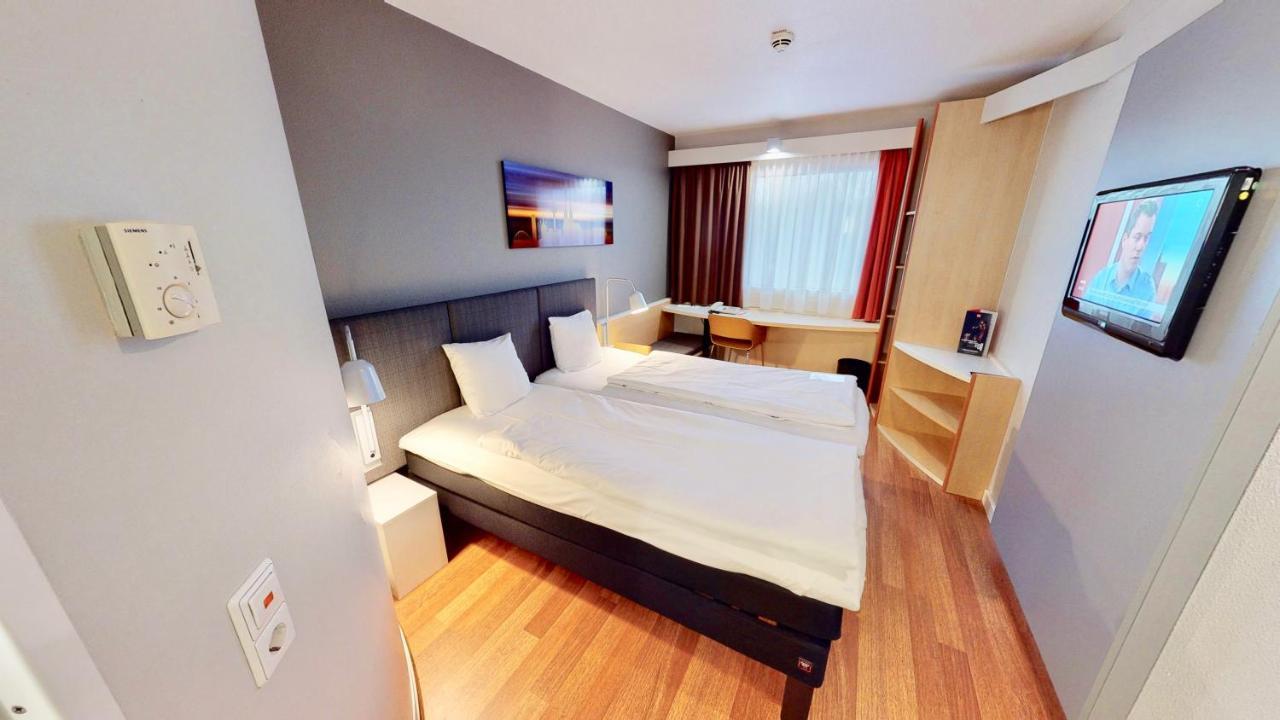Ibis Hotel Koeln Airport Экстерьер фото